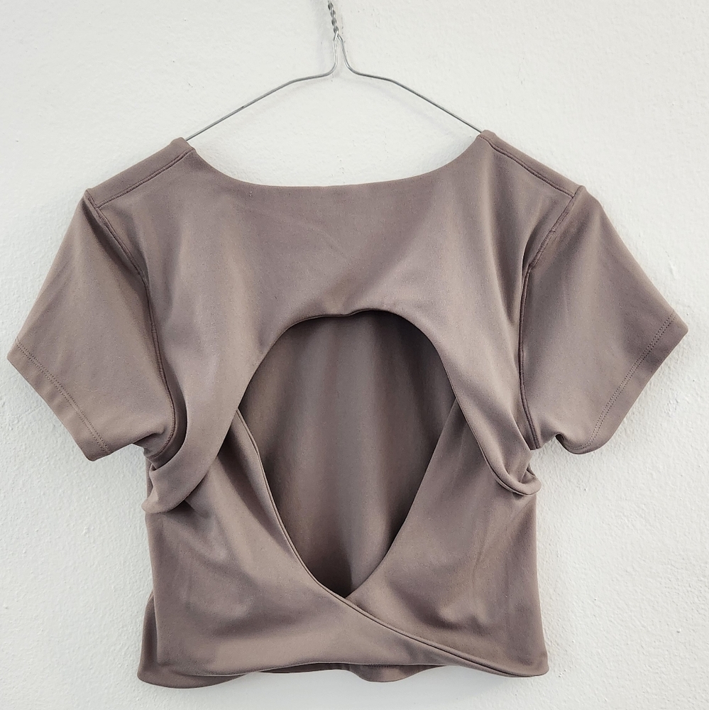 Women’s Gray Short Sleeve Top Open Back  Size Large Casual Stretch Tee - Picture 6 of 10